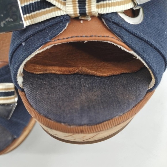 Wedge - Picture 6 of 9